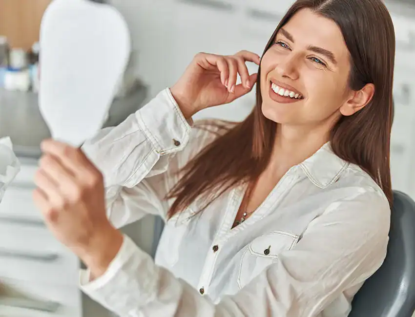 What Procedures are Involved in a Hollywood Smile Makeover?