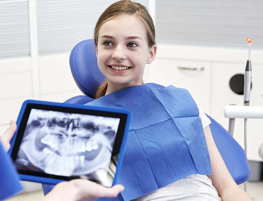 teenage-patiant-wisdom-teeth.webp